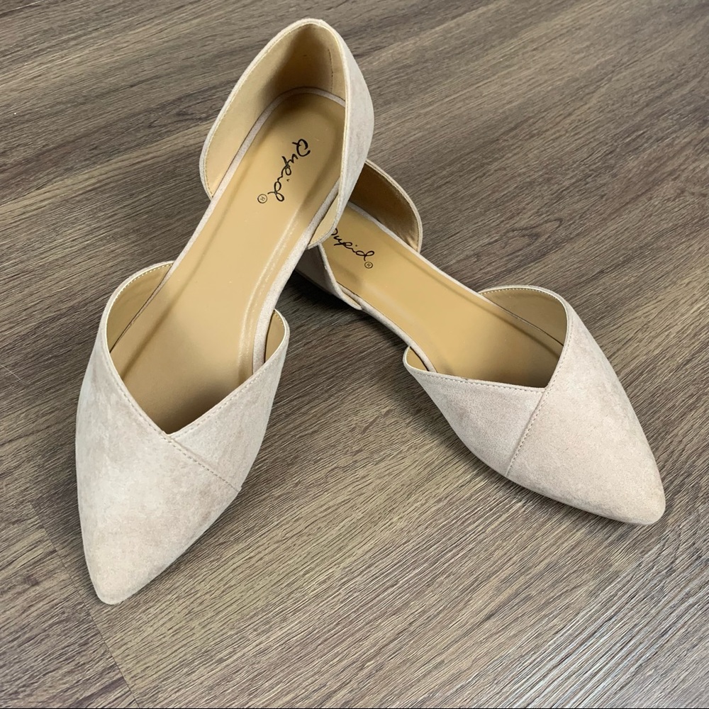 NWOT Qupid Warm Taupe Suede Sandals Size 7.5